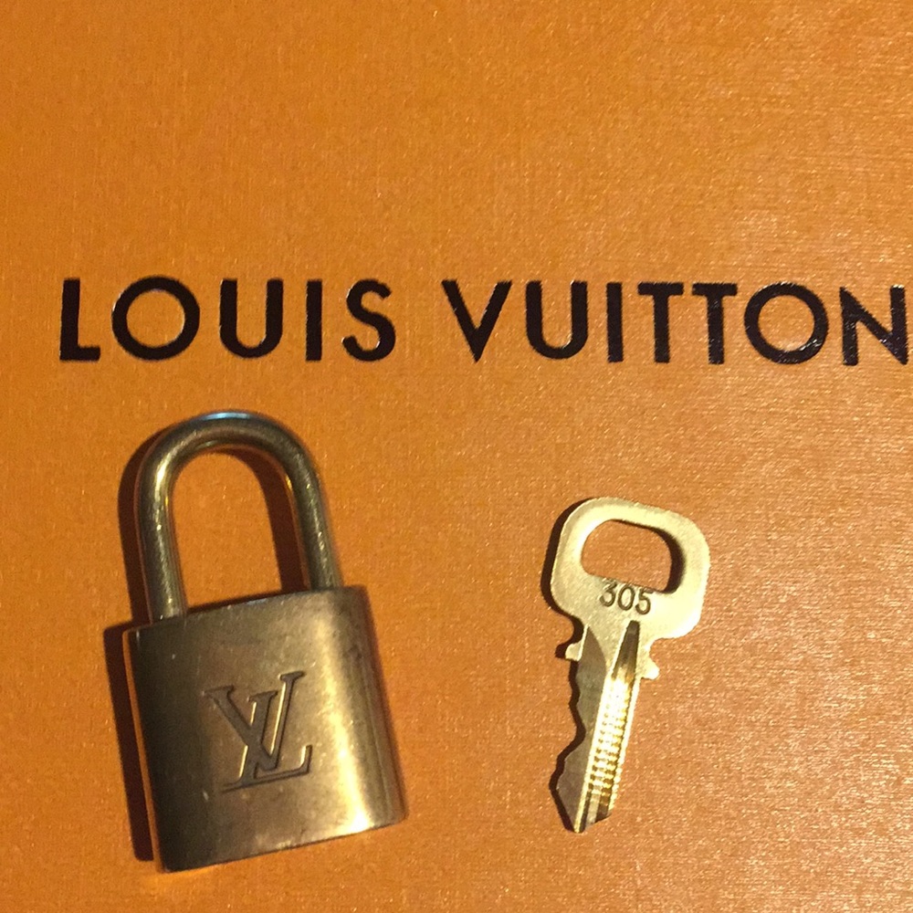Louis Vuitton Lock & Key #305